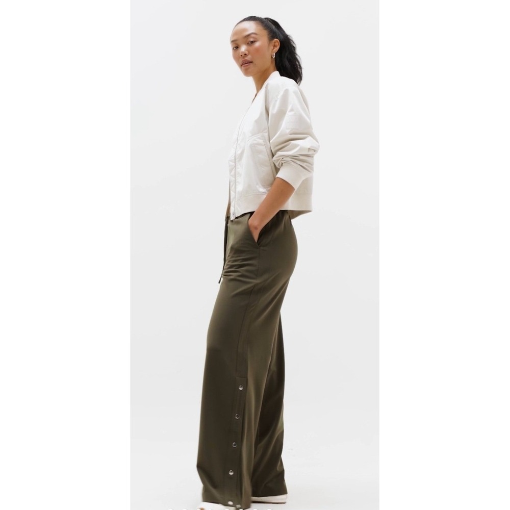 Athleta Womens Olive Green Wide Leg Snap Button Side Pants 767531-03 Size M